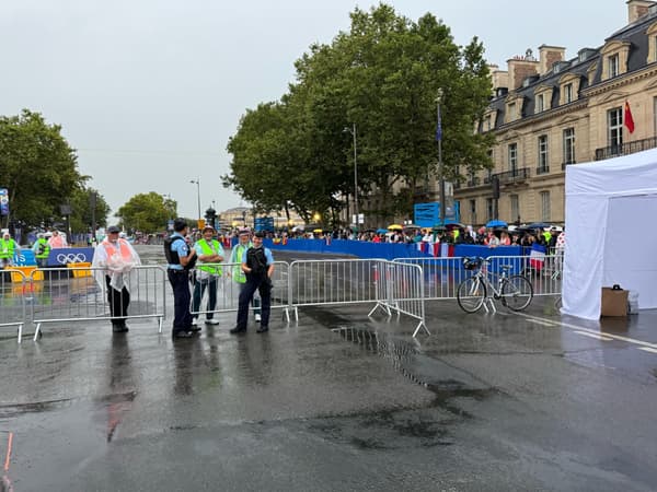 Les spectateurs sont venus en nombre pour l'épreuve de triathlon malgré la pluie.