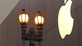La justice américaine a condamné vendredi Samsung à verser 1,051 milliard de dollars à Apple pour violation de brevets des fameux iPhone et iPad. Dans la bataille que se livrent ces deux géants de la technologie numérique, cette victoire de la firme améri
