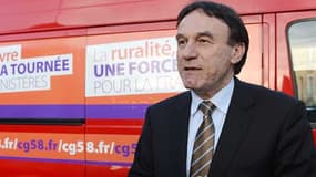 Le président du Conseil général de la Nièvre, Patrice Joly, lors du départ de la camionnette pour Paris, lundi 3 février.