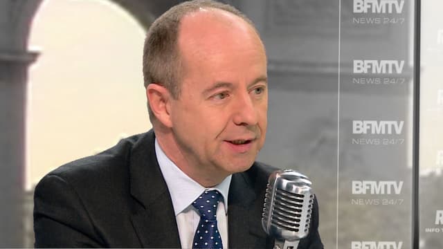 Le député PS Jean-Jacques Urvoas, rapporteur du projet de loi sur le renseignement, mardi matin sur BFMTV et RMC.