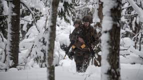 Pour affronter l'hiver dans l'est de l'Europe, les soldats français sont dotés d'un paquetage "grand froid" conçu et distribués par le Commissariat aux Armées