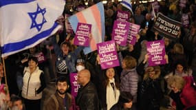 Plusieurs milliers d'Israéliens ont manifesté ce samedi soir 7 janvier 2023 à Tel-Aviv contre le nouveau gouvernement dirigé par Benjamin Netanyahu, le plus à droite de l'histoire du pays.