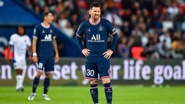 Lionel Messi qui grimace lors de PSG-Troyes, le 8 mai 2022