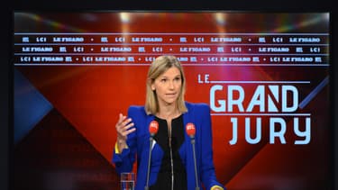 La ministre a fustigé la méthode adoptée jusqu'ici par la direction du géant japonais. "Ce qui est inadmissible (...) c'est de ne pas avoir ouvert la discussion en amont de cette annonce brutale", a-t-elle jugé.