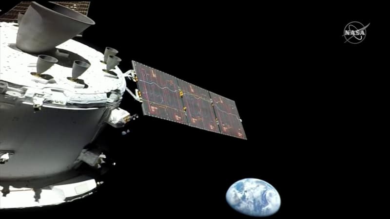 Les premières images de la Terre filmées par la capsule Orion en route vers la Lune