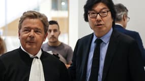 Jean-Vincent Placé avec son avocat le 11 juillet 2018.
