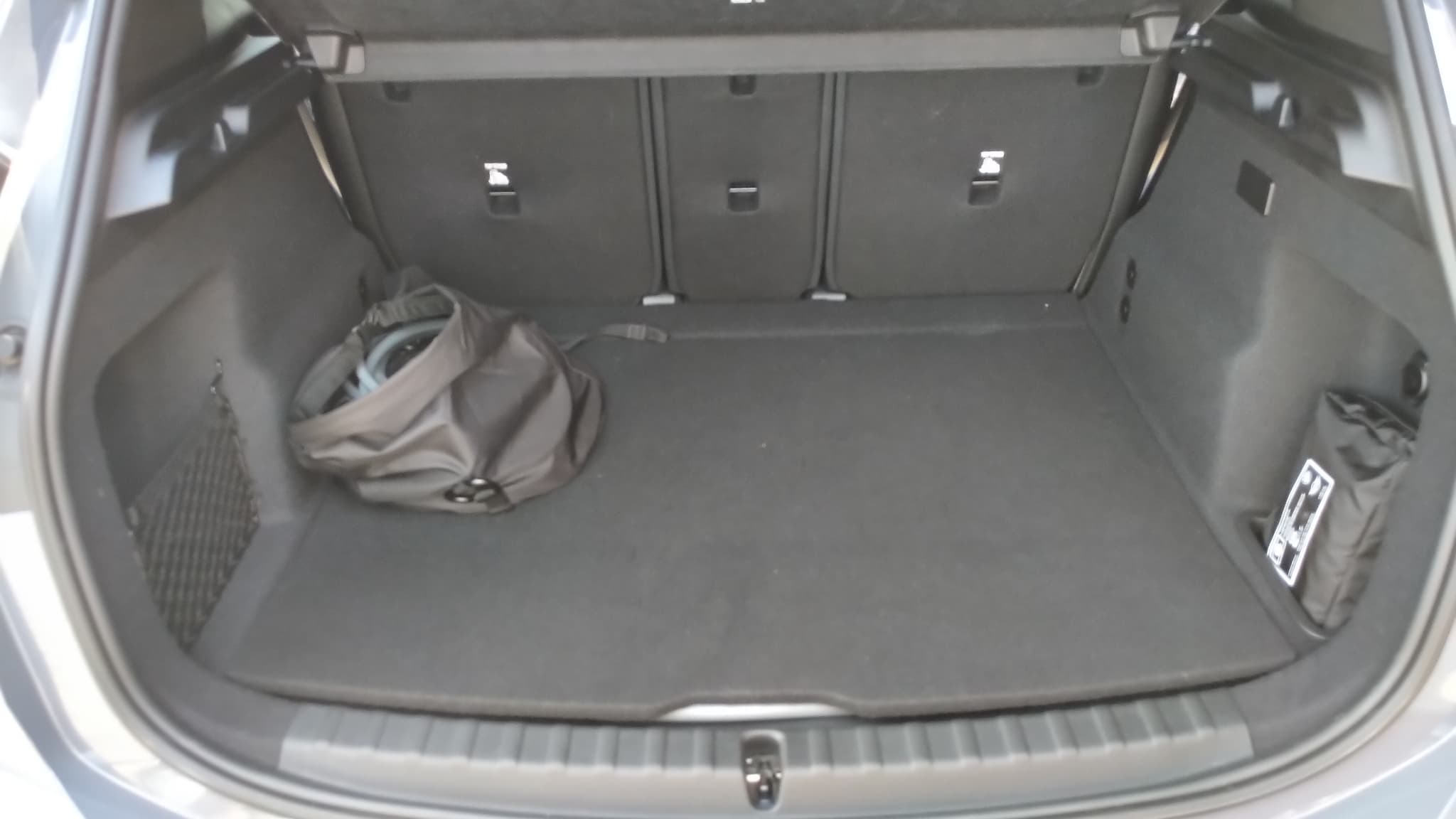 Le coffre se montre un peu en retrait en termes de volume par rapport à d'autres modèles.