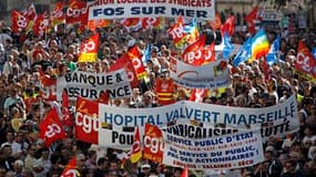 Défilé à Marseille contre la réforme des retraites, samedi. Les syndicats français assurent avoir réussi leur pari d'élargir la contestation contre le projet gouvernemental en mobilisant des millions de manifestants pour la troisième fois en moins d'un mo
