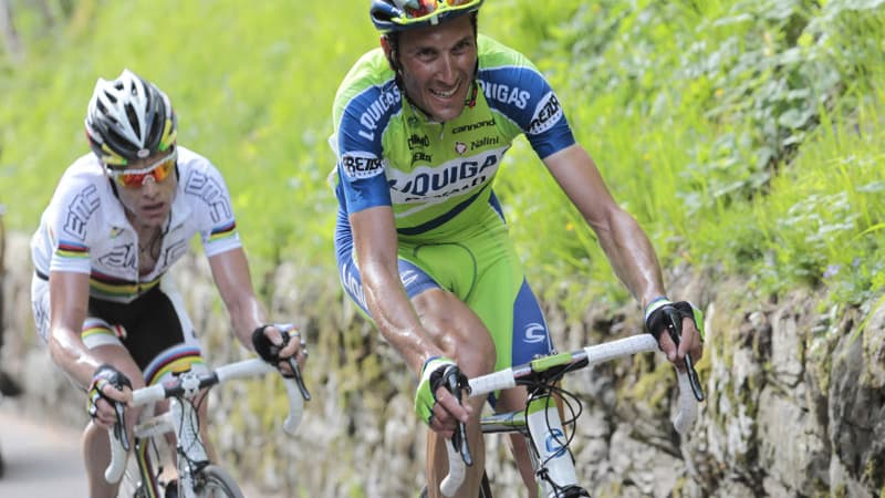 Ivan Basso qui lâche Cadel Evans... L'Italien semble trop fort pour ses adversaires.