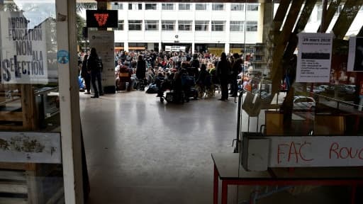 Une assemblée générale des étudiants à la faculté de Nancy le 5 avril 2018