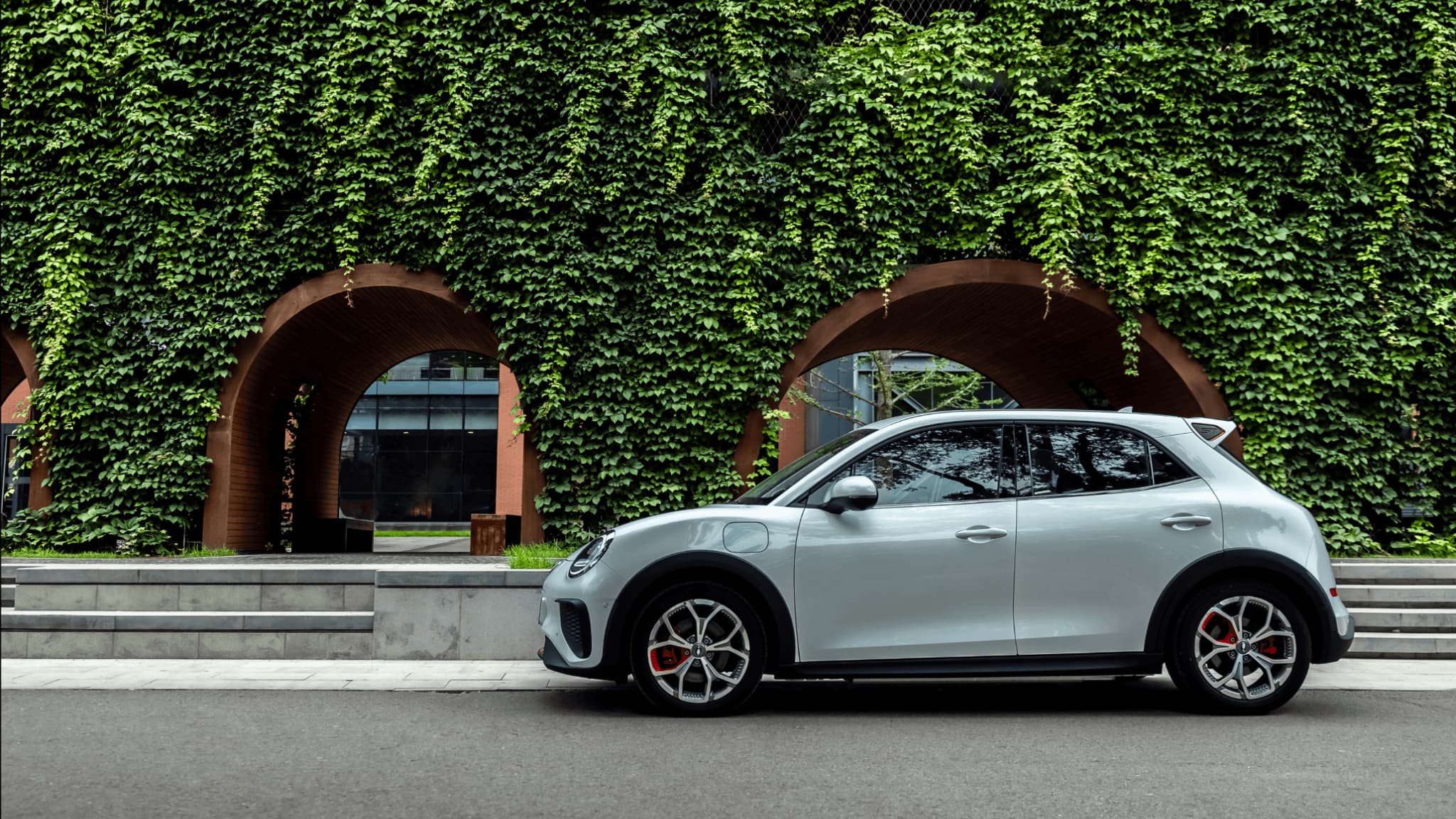 Cette petite voiture chinoise sera commercialisée en Allemagne et en Suisse, avant la France. Cette petite voiture chinoise sera commercialisée en Allemagne et en Suisse, avant la France.