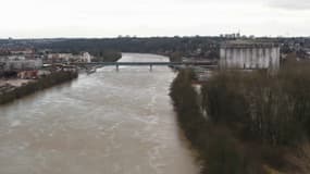 La Seine en crue filmée lundi à l'aide d'un drone.