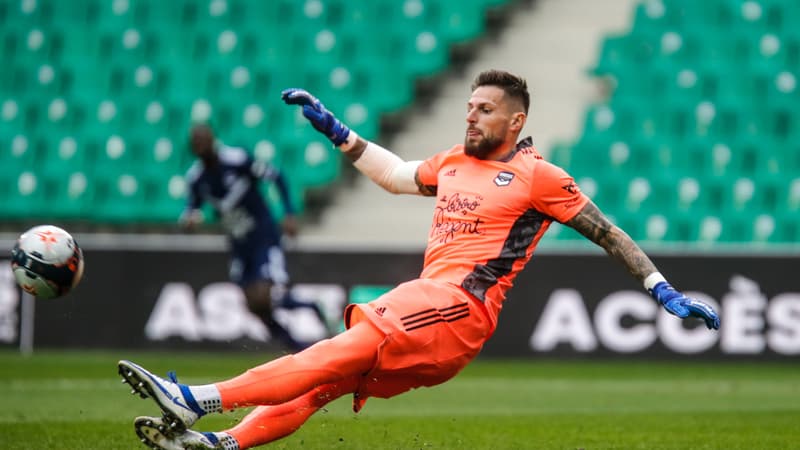 ASSE-Bordeaux: "Mettez-lui une boîte au 19!", Costil agacé par Neyou