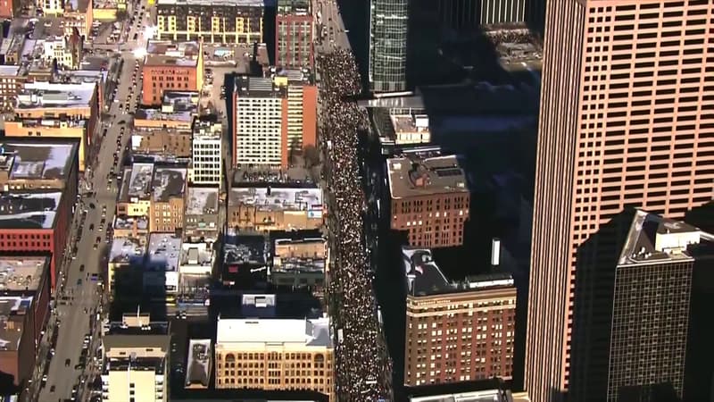 Des milliers de manifestants à Minneapolis pour protester la police de l'immigration de Donald Trump