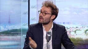 Cette maire de l'Isère ne veut plus faire la bise au travail: "Je trouve ça désagréable"