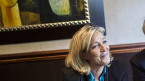 La présidente du Front National et son trésorier Wallerand de Saint-Just en conférence de presse à Paris en 2014