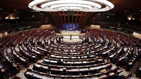 Vue de l'assemblée du Conseil de l'Europe à Strasbourg. Les 47 Etats membres de l'organisation ont adopté à l'unanimité une déclaration qui comprend un engagement à combattre les discriminations dont souffrent les 10 à 12 millions de Roms européens et à m