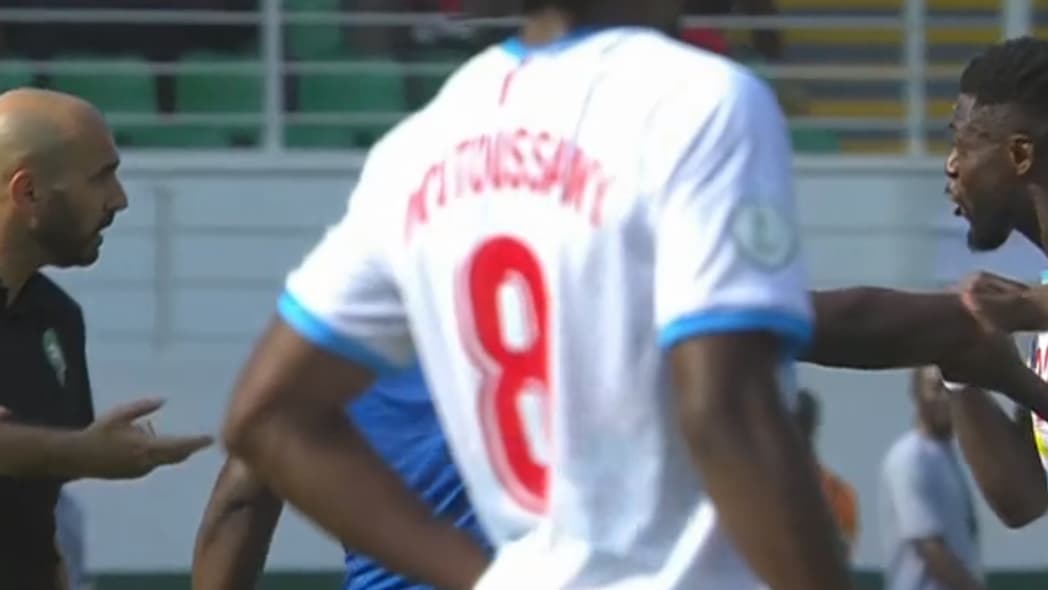 Grosse tension entre Walid Regragui et Chancel Mbemba à la fin du match.