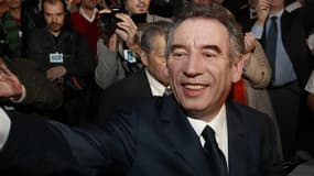 François Bayrou a présenté mercredi un programme détaillé en 20 points pour permettre d'équilibrer les finances publiques de la France dès 2016 et de "réarmer" le pays sur le plan industriel, seul moyen selon lui de faire reculer le chômage. /Photo prise