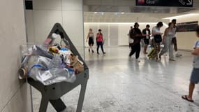 Les poubelles débordent dans les métros marseillais depuis la grève des agents de nettoyage