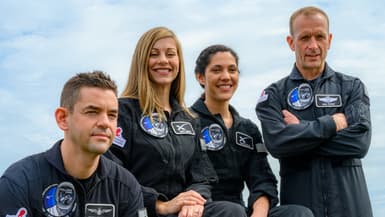 L'équipage de la mission "Polaris Dawn" de SpaceX: le milliardaire Jared Isaacman, les employées de SpaceX Anna Menon et Sarah Gillis, et l'ancien de l'US Air Force Scott Poteet, le 11 février 2022.