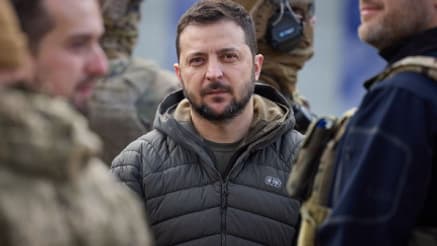 Zelensky en visite à Kherson pour la première fois depuis sa reprise aux Russes, le 14 novembre 2022 Zelensky en visite à Kherson pour la première fois depuis sa reprise aux Russes, le 14 novembre 2022