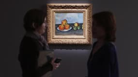 La nature morte "Les Pommes" peinte par Paul Cézanne a été adjugée mercredi pour 42 millions de dollars (32 millions d'euros) lors d'une vente aux enchères organisée à New York par la maison Sotheby's. L'oeuvre avait été estimée entre 25 et 35 millions de