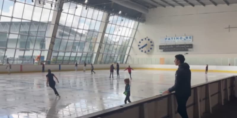 La patinoire de Boulogne accueille plusieurs clubs de hockey et de patinage artistique