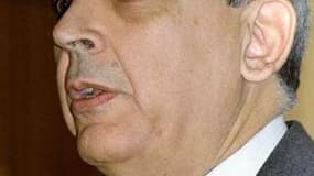 Le Premier ministre tunisien sortant, Mohamed Ghannouchi, conserve la tête du gouvernement remanié où 12 ministères changent de titulaires, dont ceux de l'Intérieur et de la Défense. /Photo d'archives/REUTERS/Mohamed Hammi