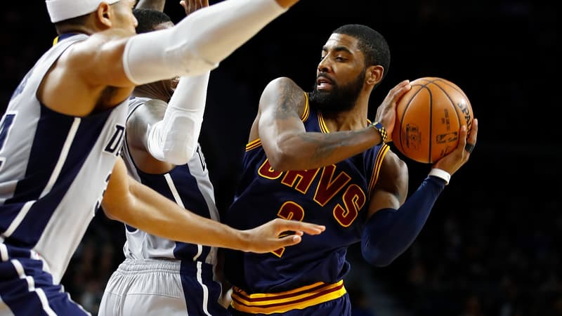 Kyrie Irving un peu esseulé à Detroit