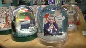 La boule à neige Macron, le tout dernier carton des magasins de souvenirs
