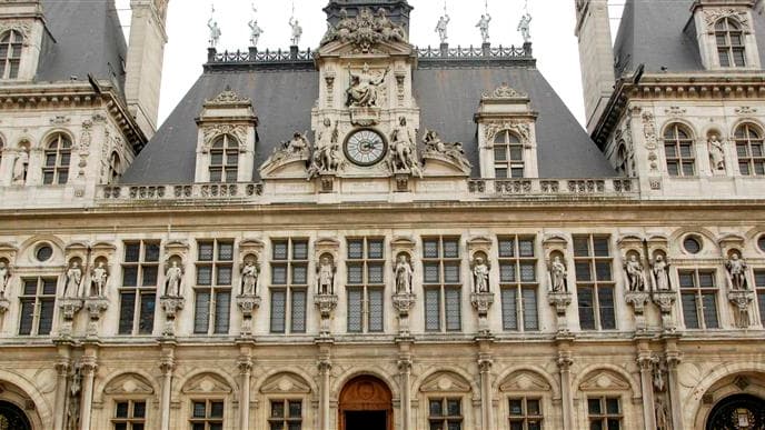 L'UMP, malgré ses divisions, se prend à rêver de la mairie de Paris, la ville qui s'est donnée à la gauche en 2001 et paraît vouloir continuer en 2014 avec la socialiste Anne Hidalgo. /Photo d'archives/REUTERS/Gonzalo Fuentes