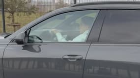 La voiture transportant Gabriel Moscardo à son arrivée au Campus PSG le 29 décembre 2023