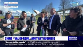 Eure: un milliardaire chinois présent à Val-de-Reuil, une médaille lui a été remise