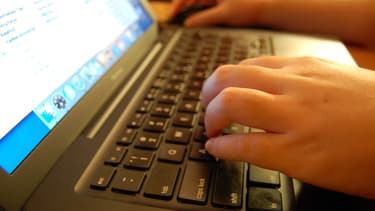 Trois employés d'un restaurant ont été licenciés après avoir créé une page Facebook dirigée contre leur employeur.