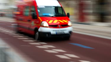Dans l'attente des secours, un automobiliste a extrait cinq personnes d'une voiture en flammes. Une sixième, dans une seconde voiture accidentée, a été extraite par les pompiers (photo d'illustration).
