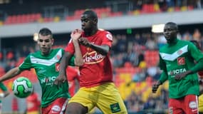 Les clubs de Sedan et du Mans pourraient ne pas pouvoir finir la saison de Ligue 2 à cause de leurs finances.