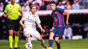 Pedri et Luka Modric lors d'un match Real-Barça, à Madrid le 16 octobre 2022