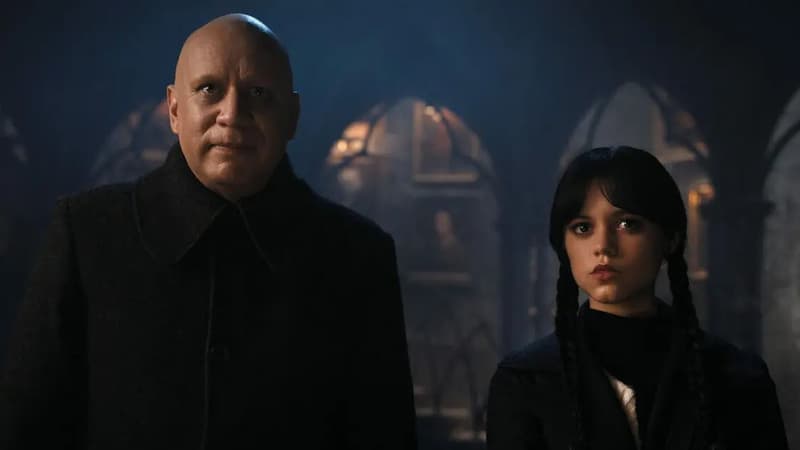 Fred Armisen et Jenna Ortega dans la série "Mercredi"