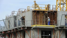 François Hollande a promis qu'aucune norme supplémentaire ne sera créée pendant deux ans.