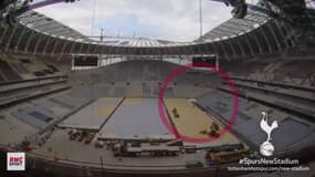 Tottenham: un intrus saute du toit du nouveau stade en parachute