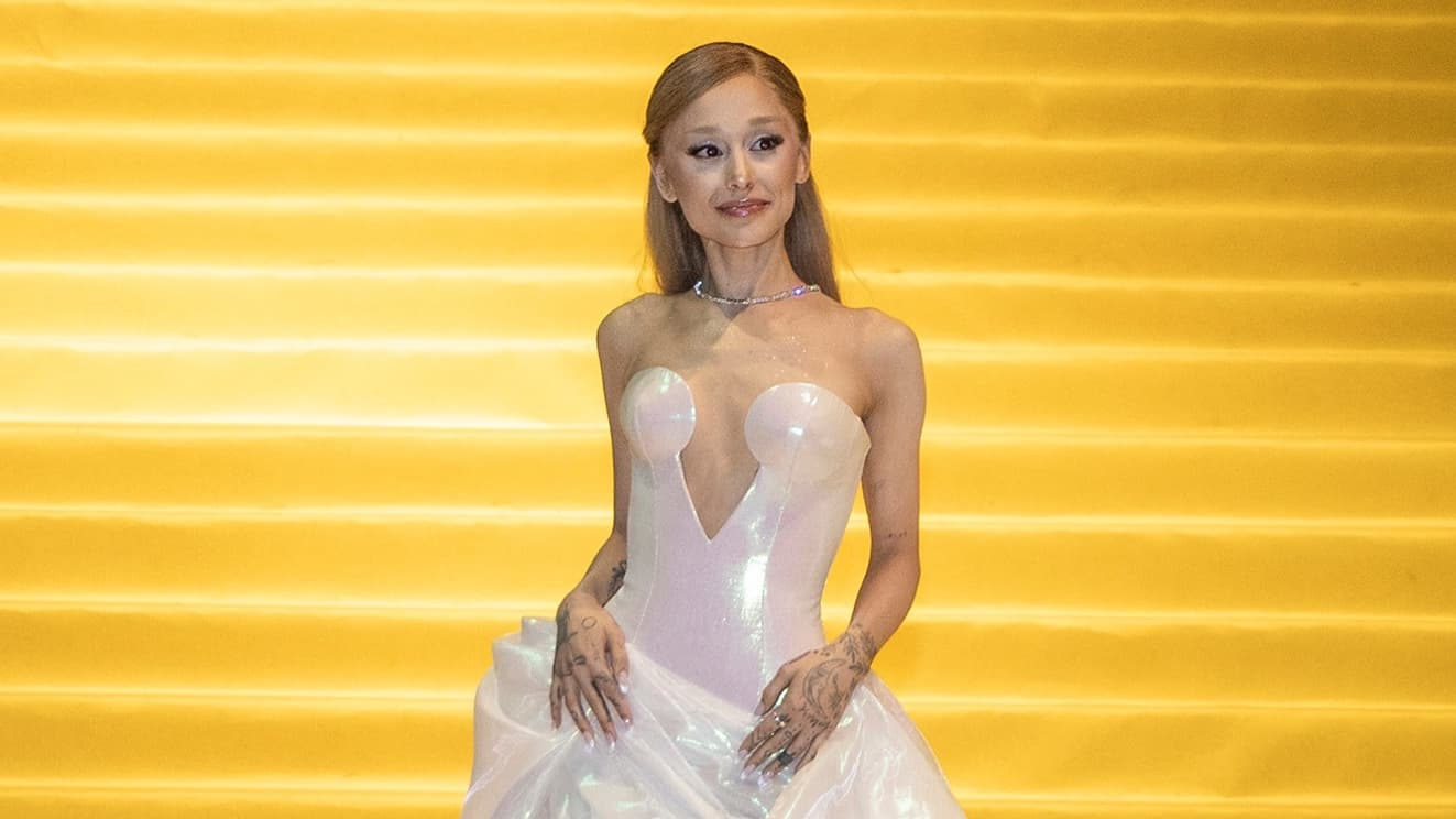 Ariana Grande, Versace 