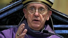 Lors d'une prière à la basilique Saint-Pierre de Rome dimanche, le pape François a dénoncé les "abus" faits aux enfants.