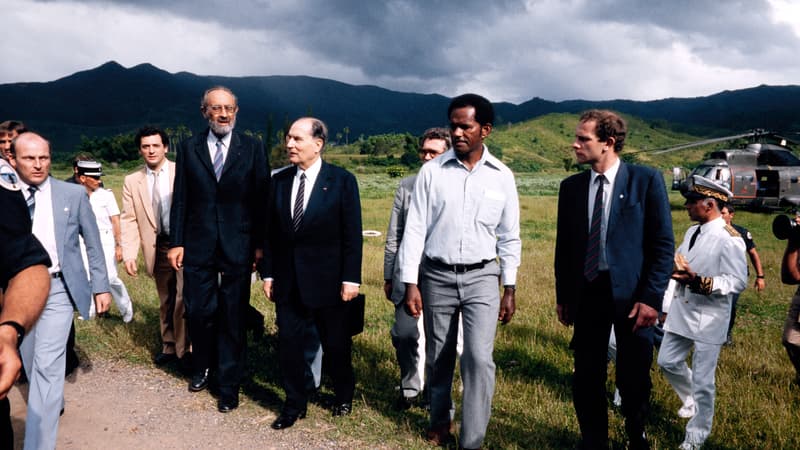 Macron en Nouvelle-Calédonie: quand Mitterrand annonçait une visite surprise dans l'archipel