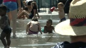À Paris et Bordeaux, les fontaines se transforment en pataugeoires