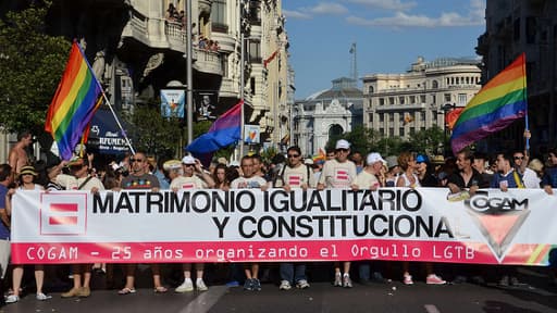 Sept ans après le voite de la loi autorisant le mariage pour tous, les associations réafirmaient à l'été 2012 sa constituationnalité.