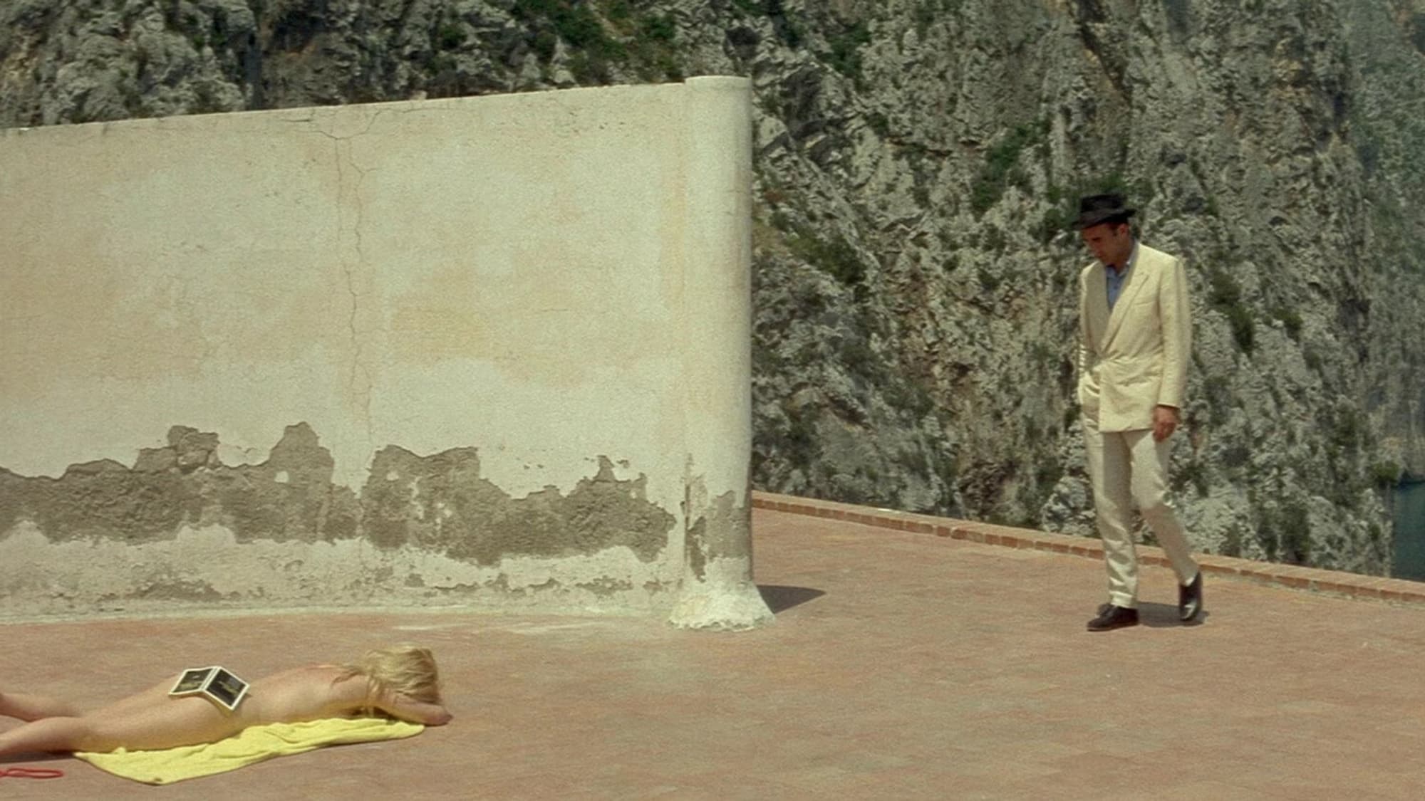Brigitte Bardot et Michel Piccoli dans Le Mépris par Jean-Luc Godard Brigitte Bardot et Michel Piccoli dans Le Mépris par Jean-Luc Godard