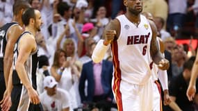 LeBron James, monstrueux face aux Spurs
