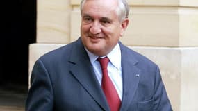 L'ancien premier ministre et sénateur UMP de la Vienne, Jean-Pierre Raffarin, est l'invité de <i>Bourdin Direct</i> ce jeudi à 8h35 sur RMC et BFMTV.