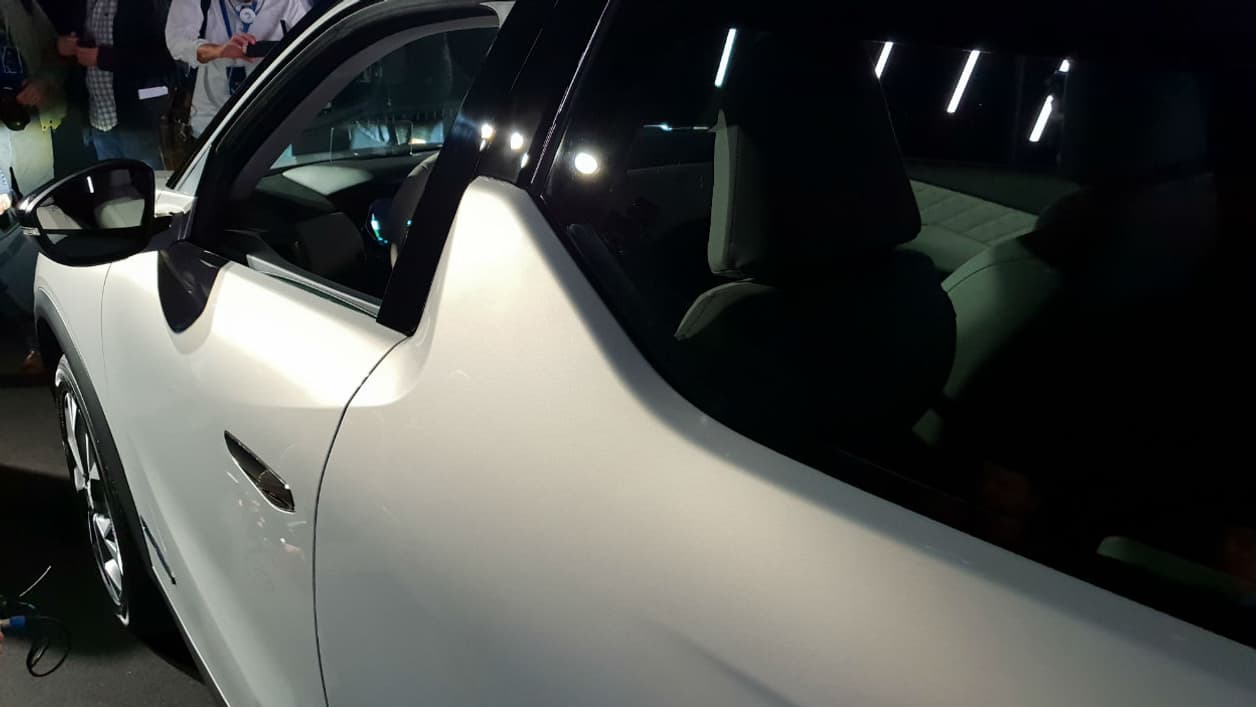 L'aileron de requin et les poignées affleurantes marquent le design extérieur de ce DS3 Crossback.